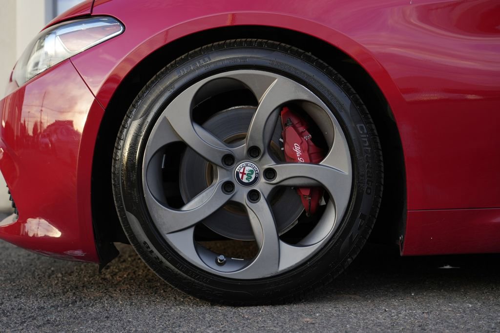 Used 2018 Alfa Romeo Giulia image 13