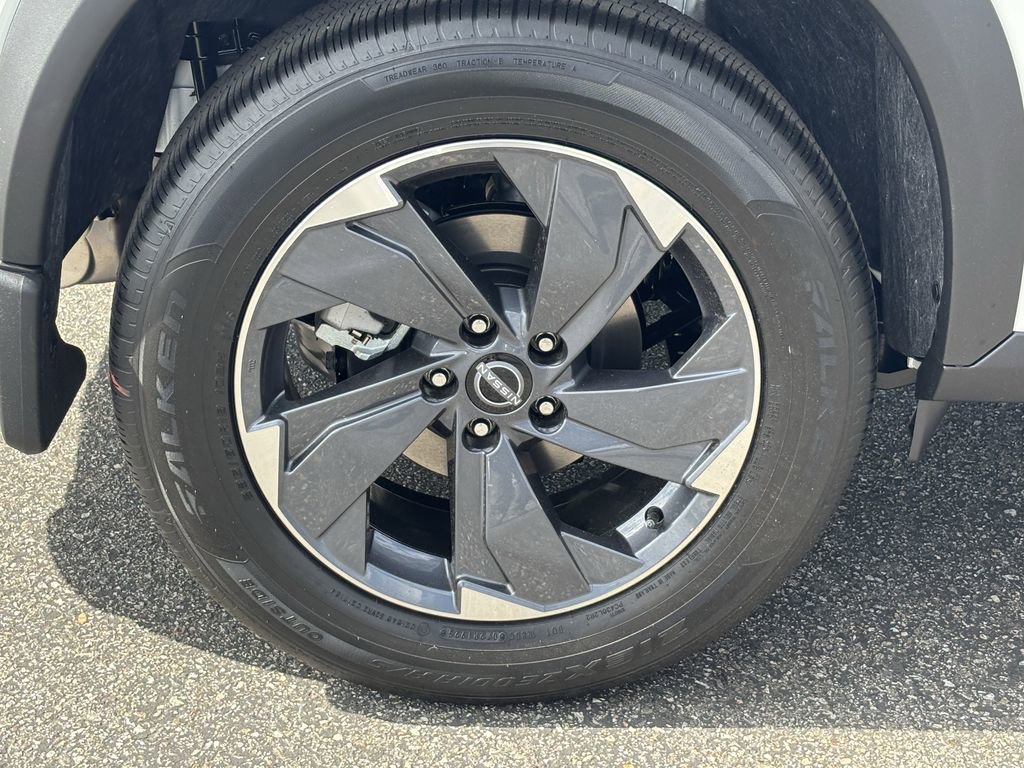 New 2026 Nissan Rogue SV image 7