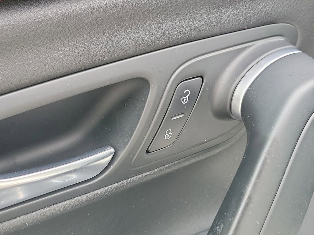 Used 2011 Volkswagen CC Lux image 18