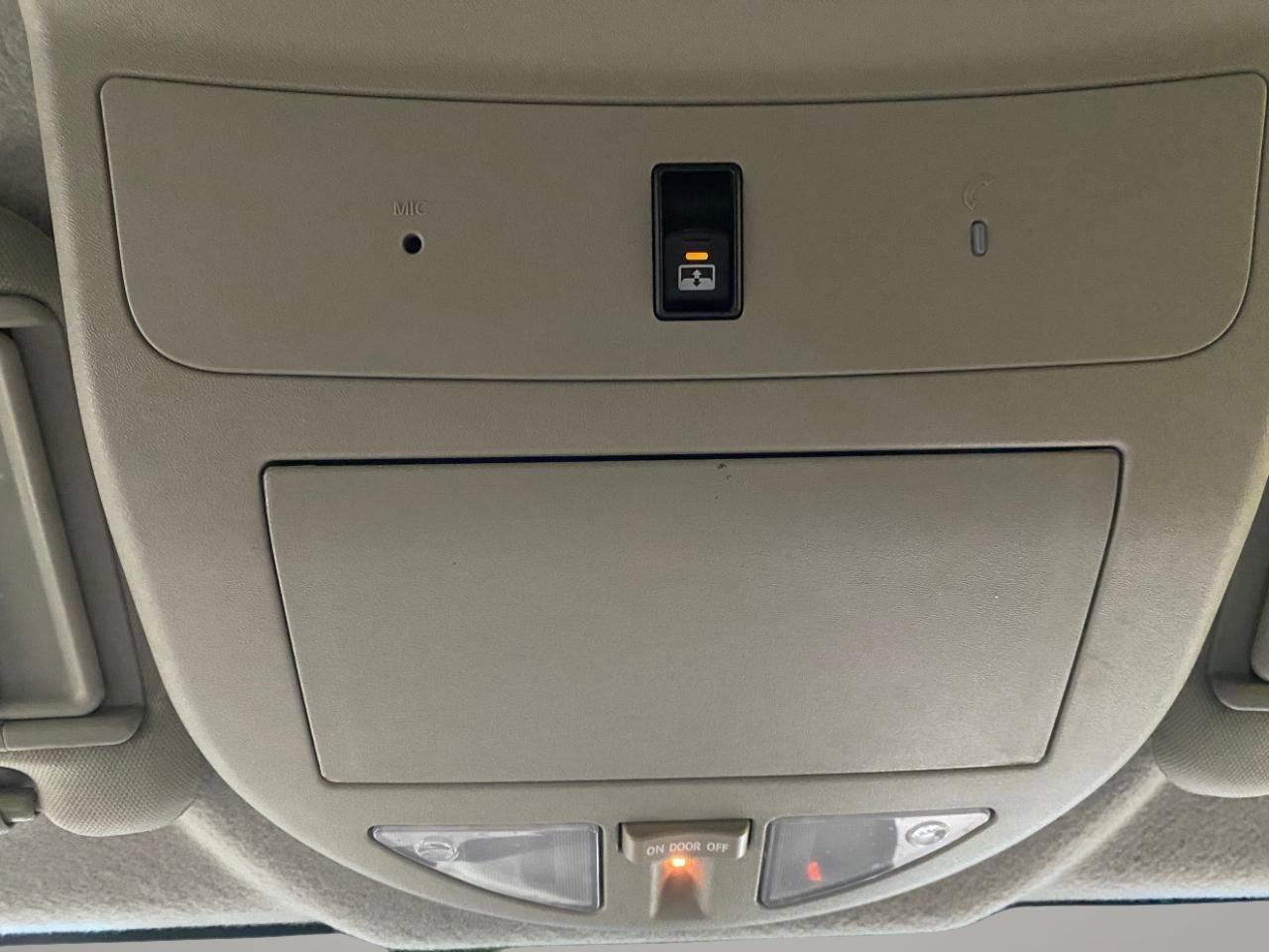 Used 2012 Nissan Titan SV w/ SV Premium Utility Pkg image 20