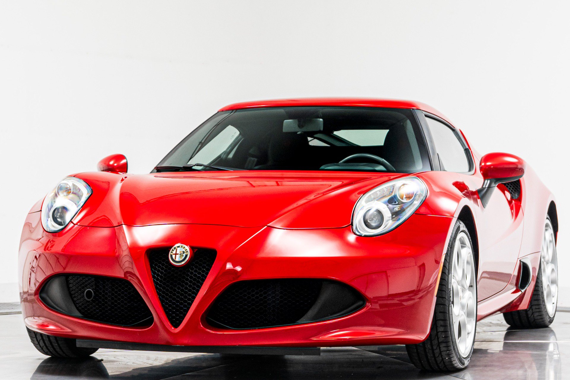 Used 2016 Alfa Romeo 4C Coupe w/ Convenience Group - Coupe RWD image 5