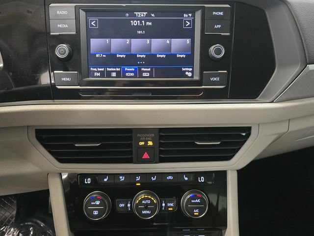 Used 2024 Volkswagen Jetta SE FWD image 25