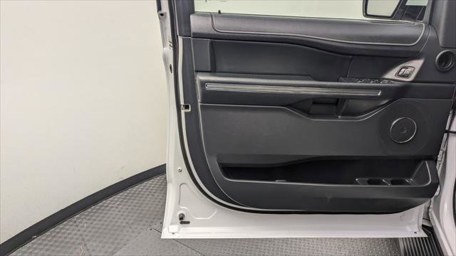 Used 2024 Ford Expedition XLT image 12