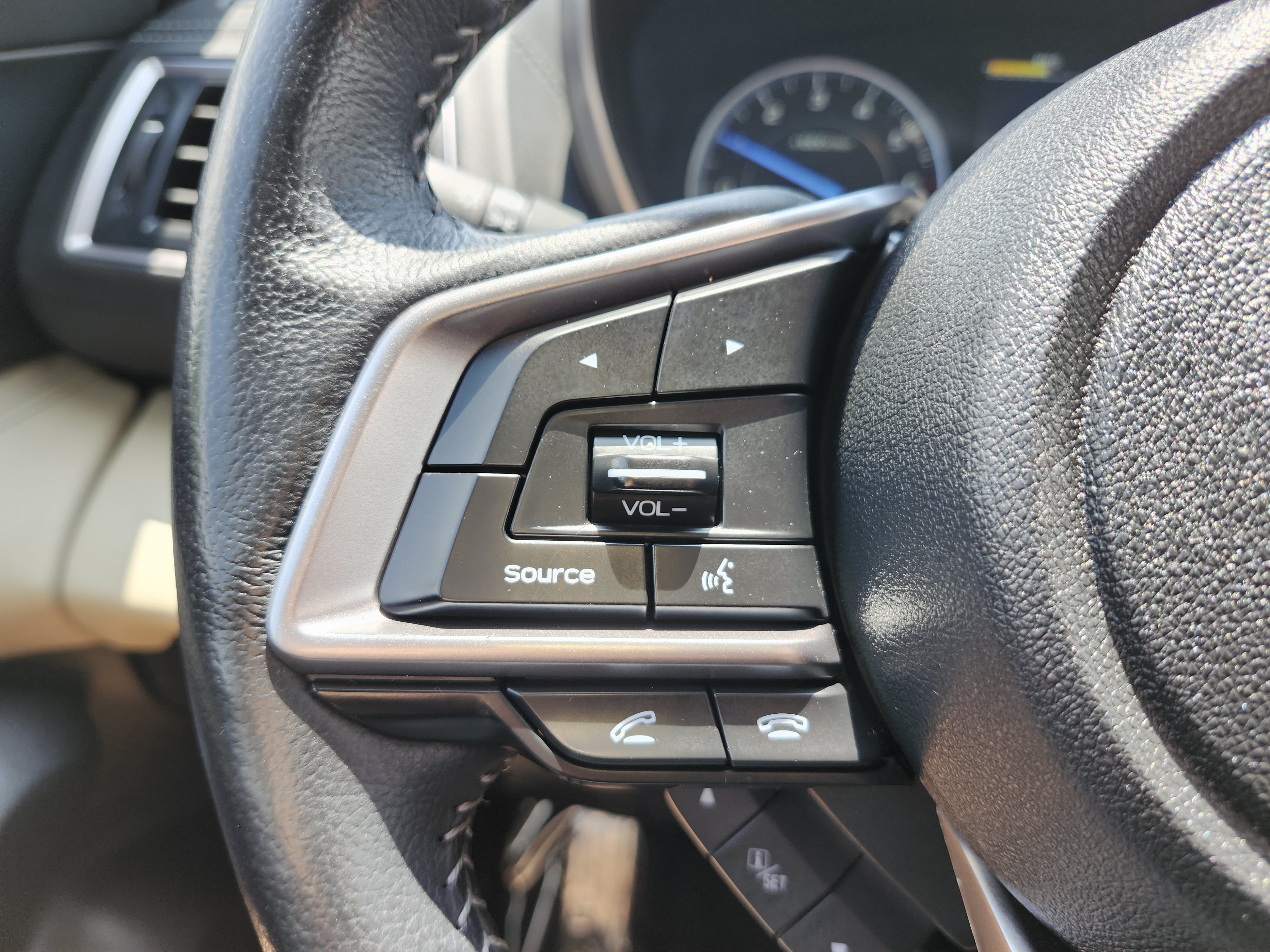 Used 2022 Subaru Ascent Limited AWD/4WD image 38