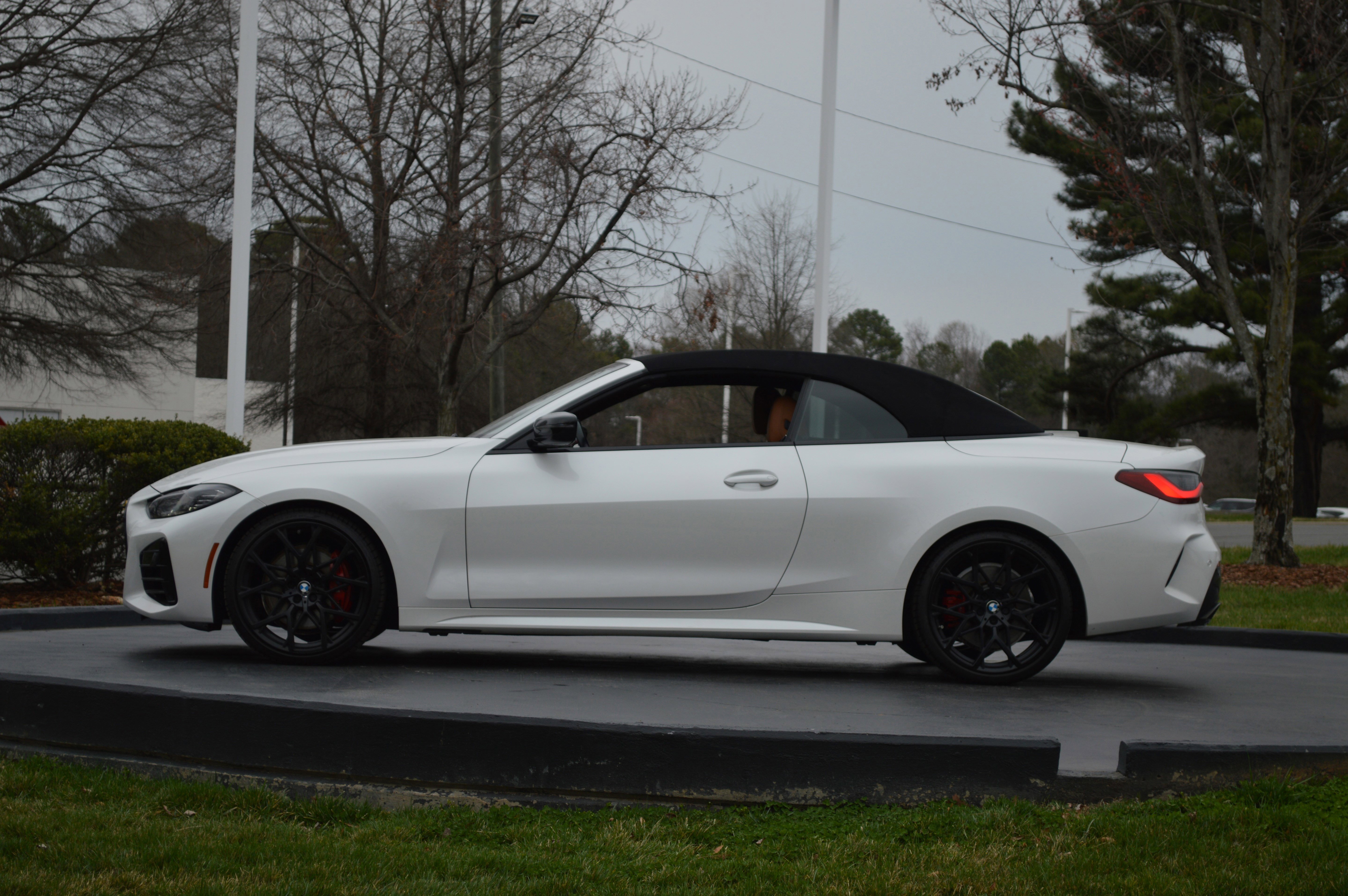 Certified 2024 BMW M440i Convertible w/ Premium Package image 16