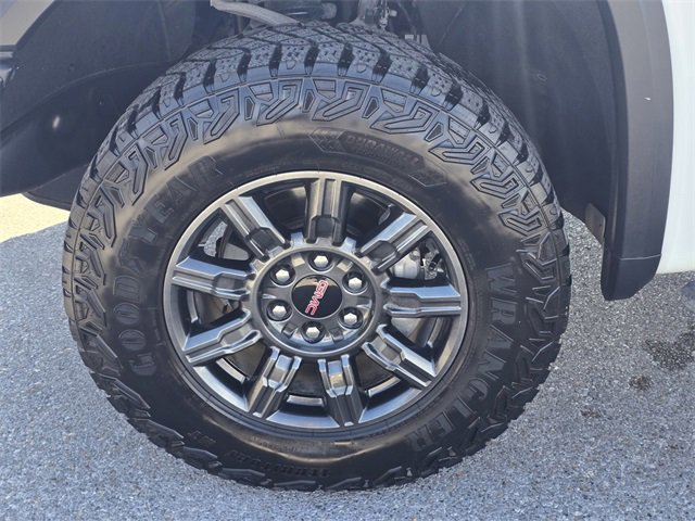 Used 2024 GMC Sierra 1500 AT4X image 9