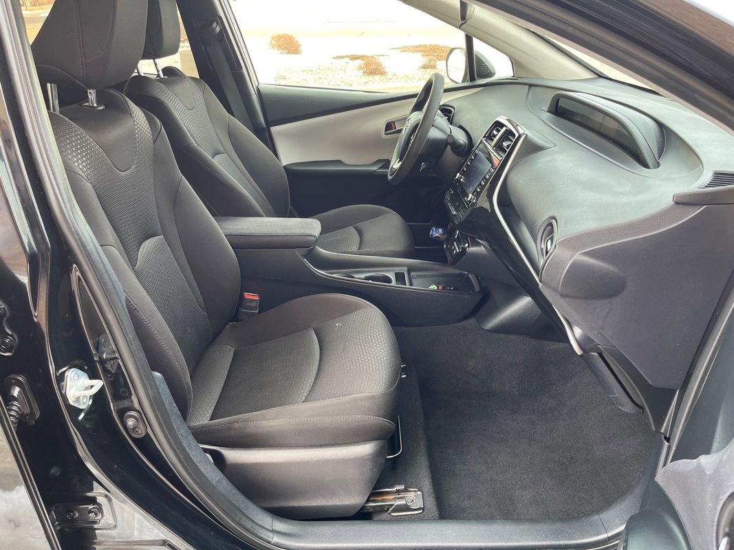 Used 2022 Toyota Prius LE image 21