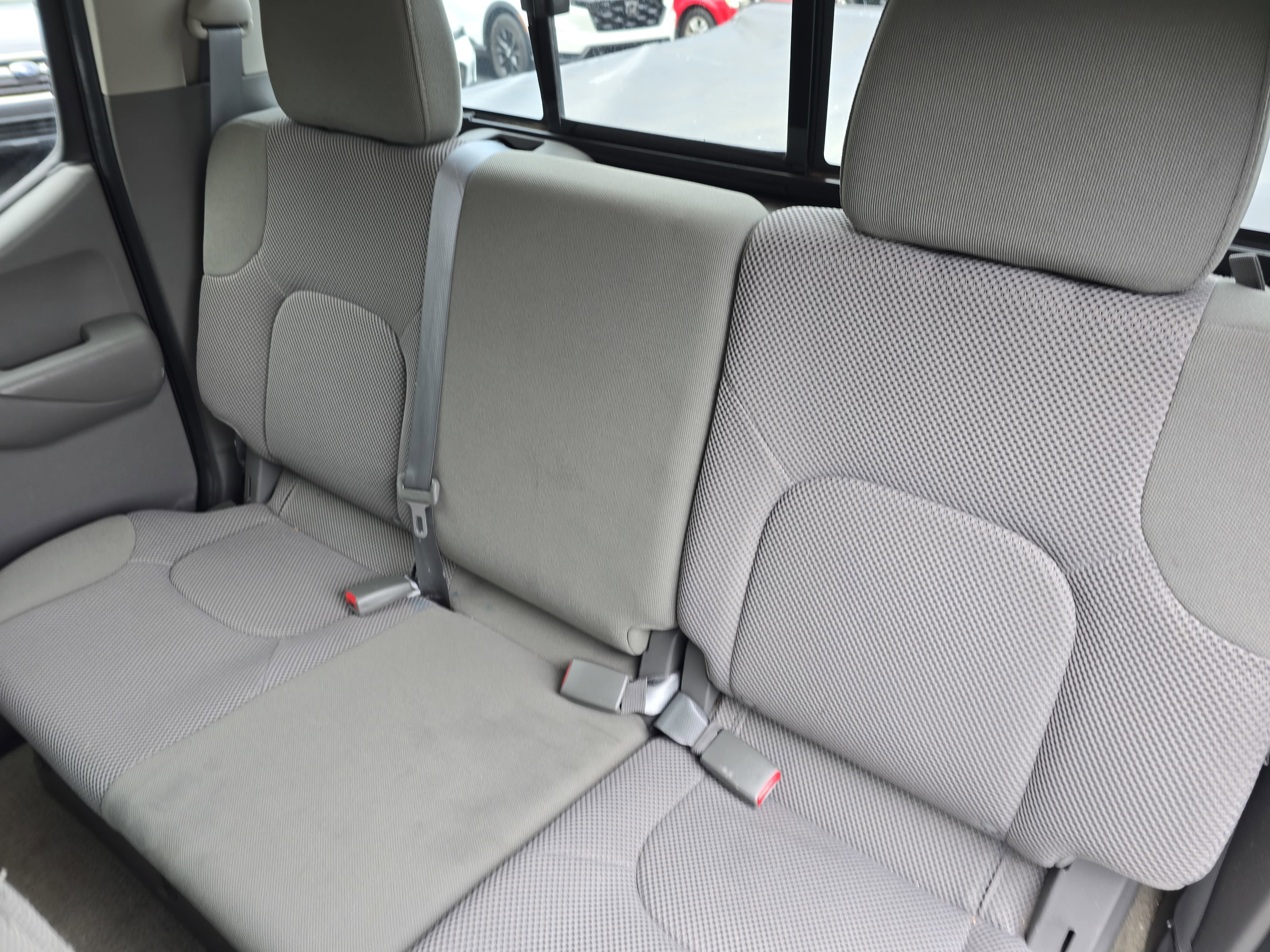 Used 2018 Nissan Frontier SV w/ Value Truck Package AWD/4WD image 13