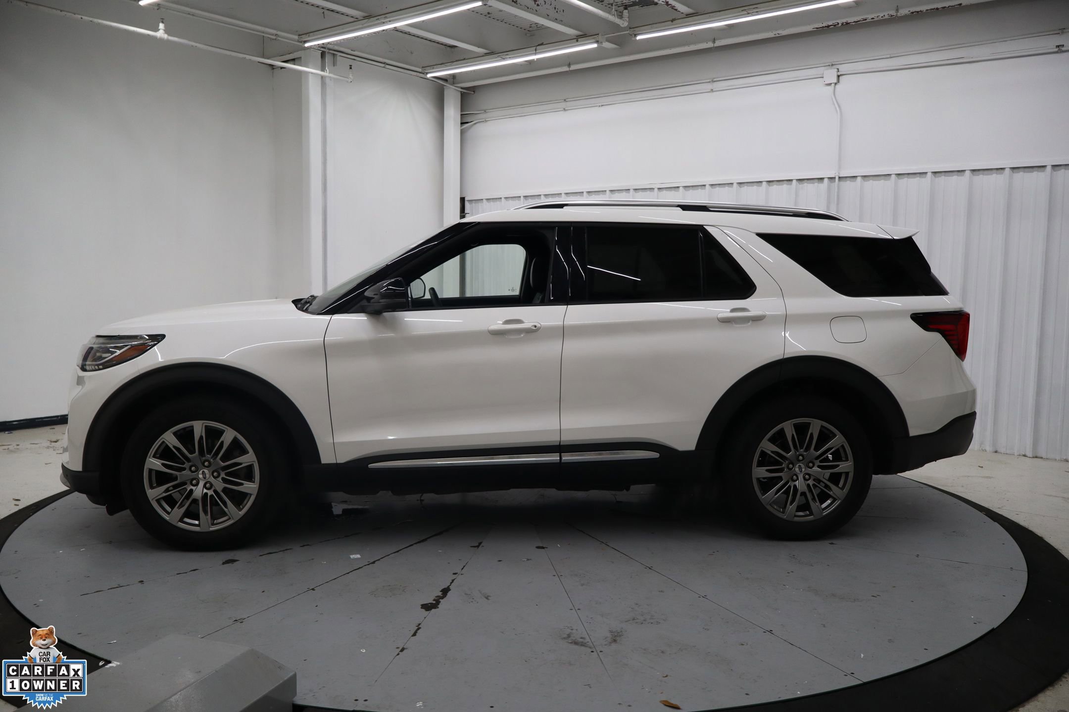 Used 2025 Ford Explorer Platinum image 9