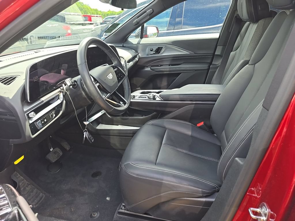 Used 2024 Cadillac Lyriq Tech w/ Driver Assist Package AWD/4WD image 4
