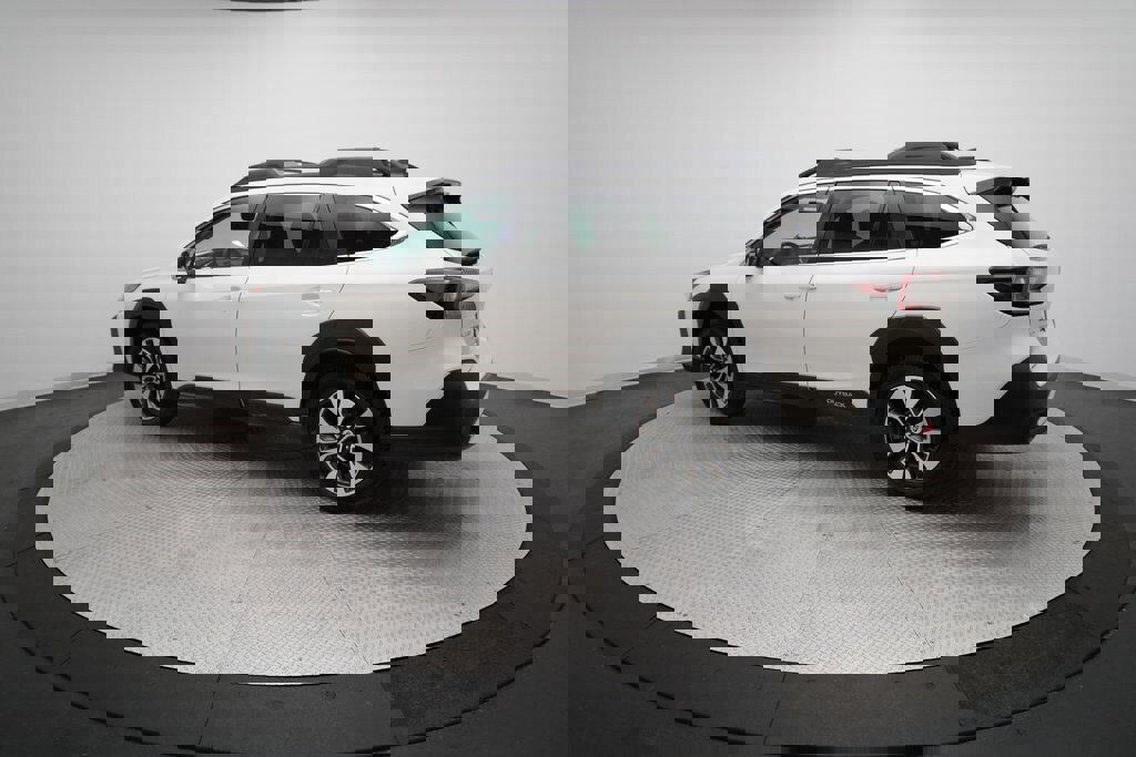 Used 2024 Subaru Outback Limited image 13