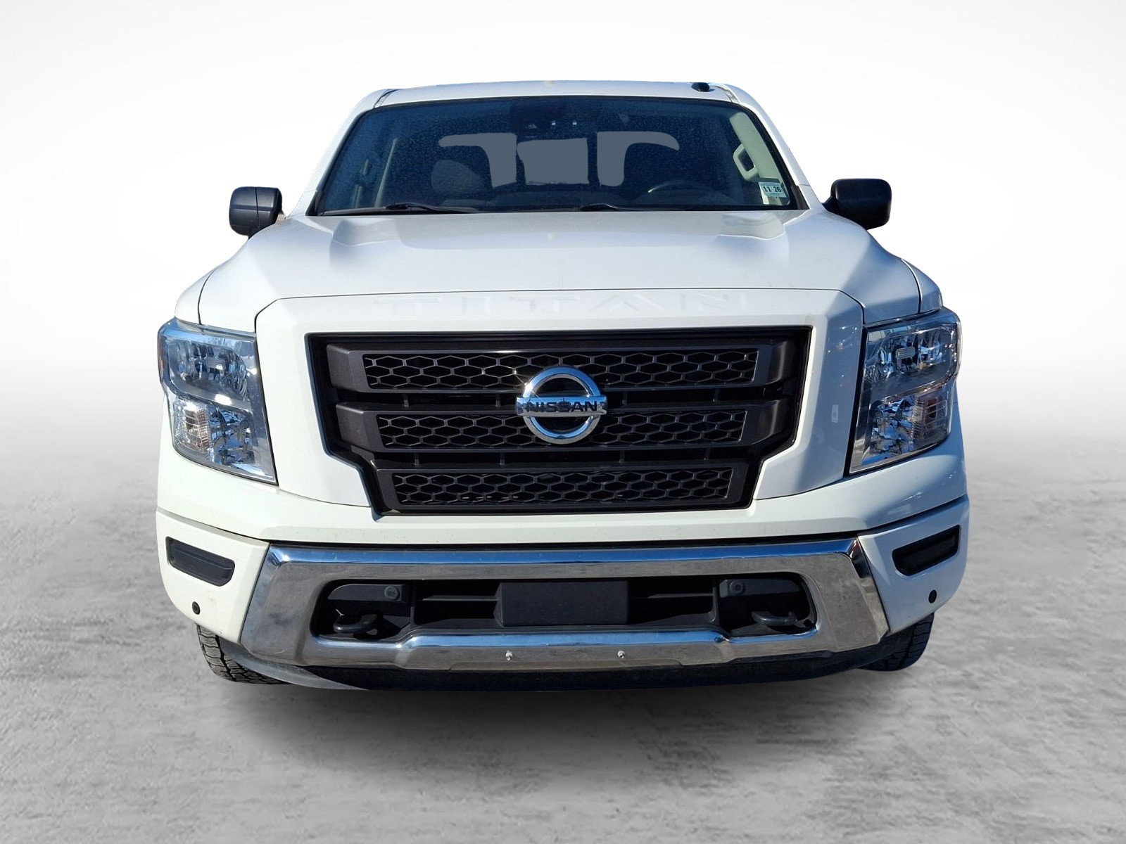 Used 2021 Nissan Titan SV w/ SV Convenience Package image 2