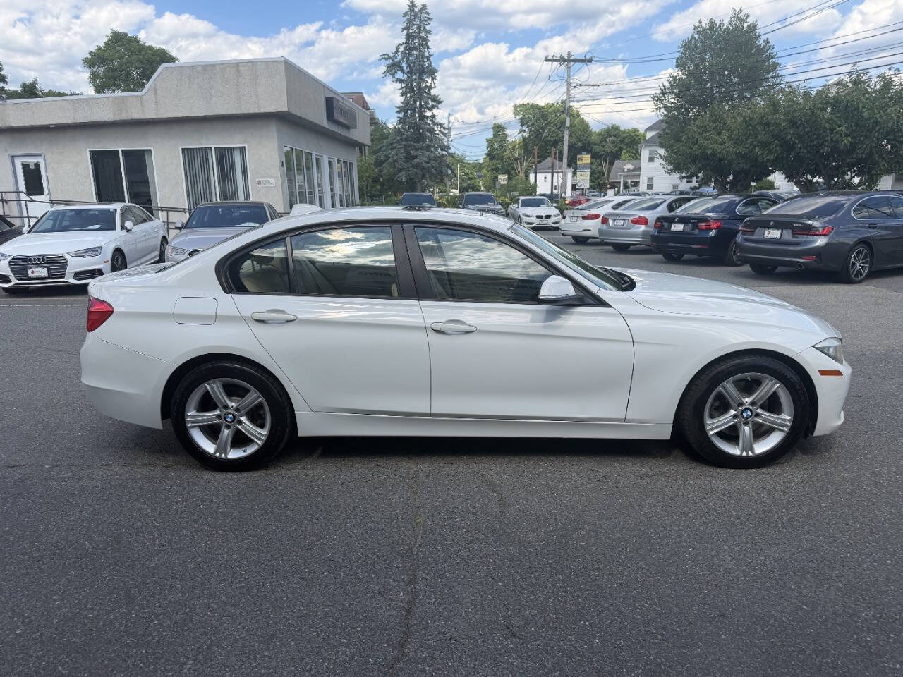 Used 2014 BMW 320i xDrive Sedan AWD/4WD image 8