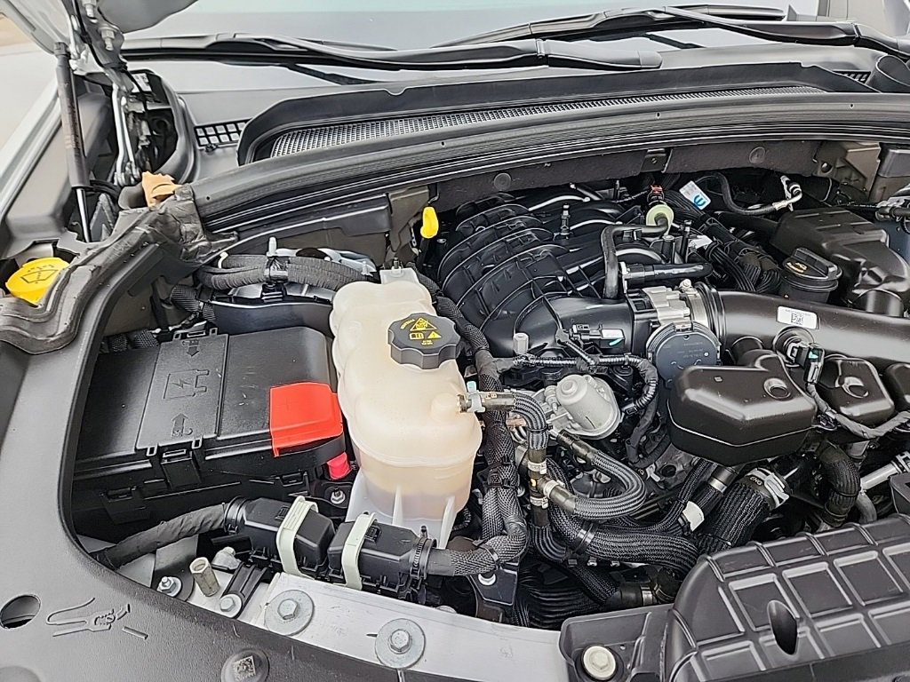 Certified 2024 Jeep Grand Cherokee Altitude image 32