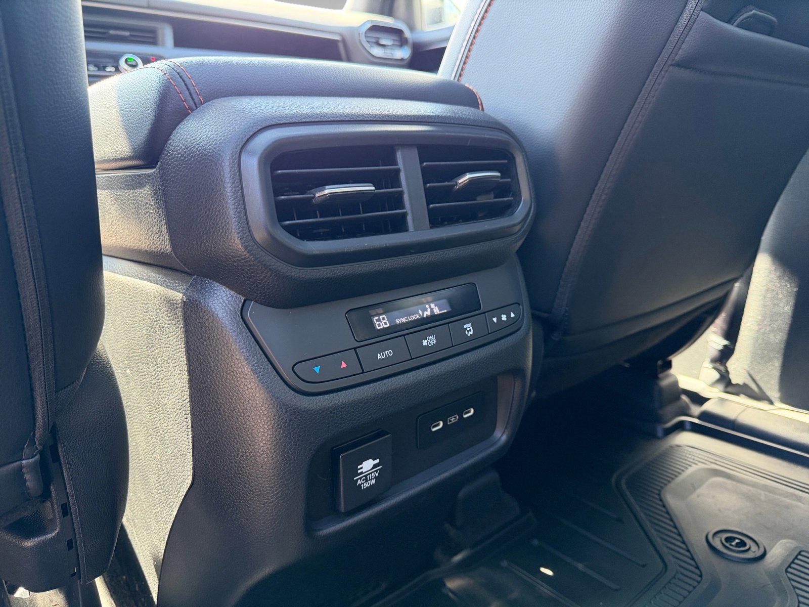 Used 2024 Honda Pilot TrailSport image 18