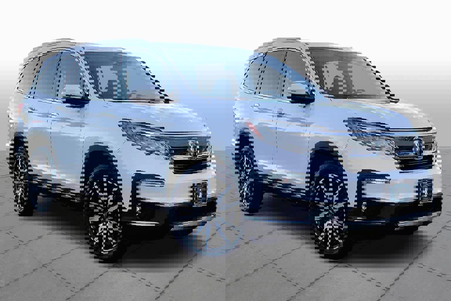 Used 2020 Honda Pilot Touring image 3