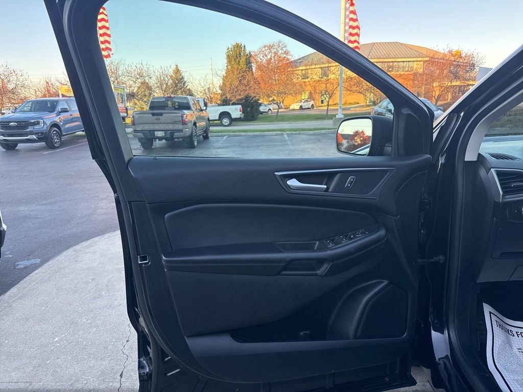 Certified 2022 Ford Edge SE w/ Cargo Accessory Package image 18