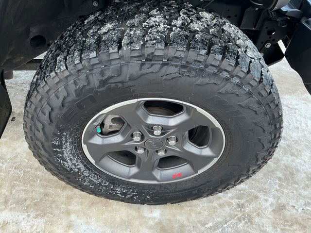 Used 2020 Jeep Gladiator Rubicon w/ LED Lighting Group AWD/4WD image 16