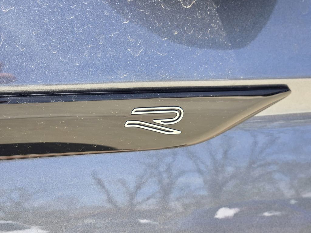 Used 2024 Volkswagen Tiguan SE R-Line image 11