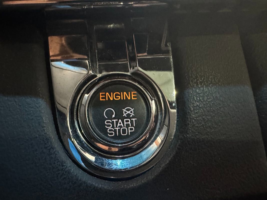 Used 2012 Lincoln MKS AWD image 24