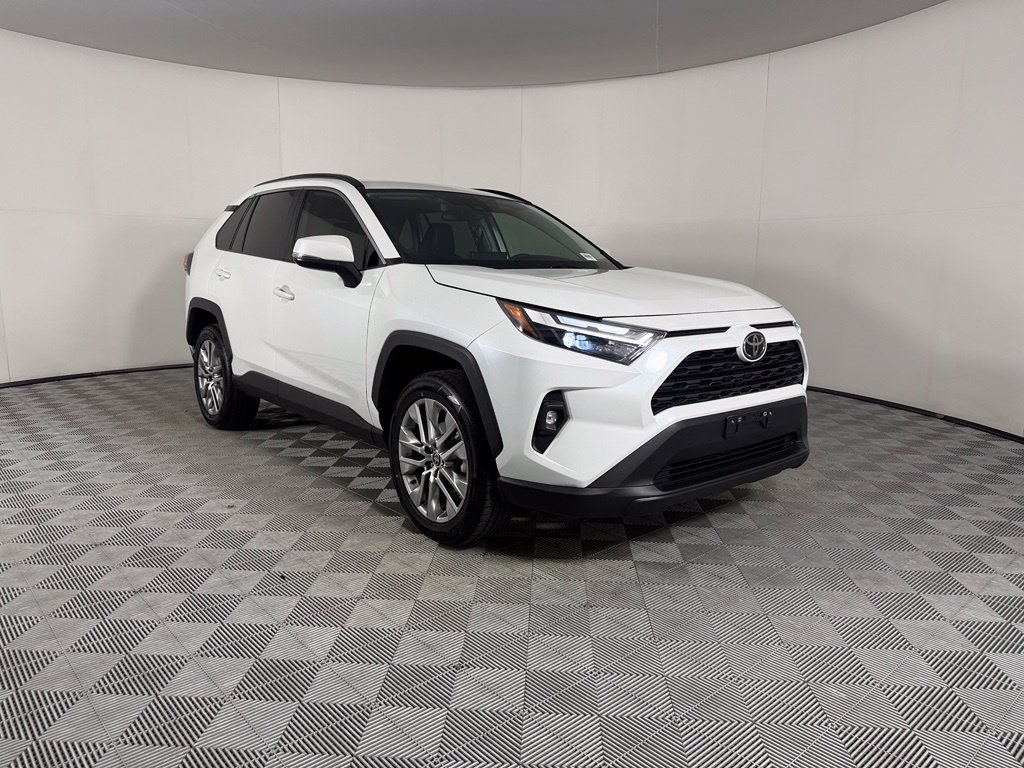 Used 2024 Toyota RAV4 XLE Premium AWD/4WD image 4
