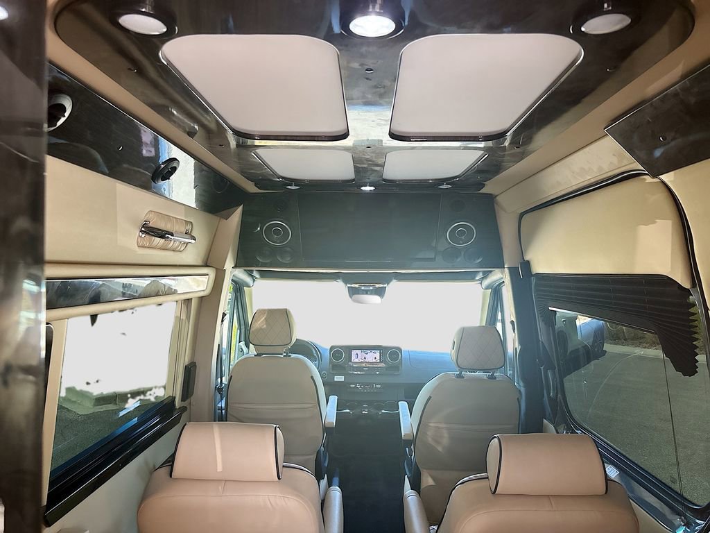 Used 2022 Mercedes-Benz Sprinter 2500 image 29