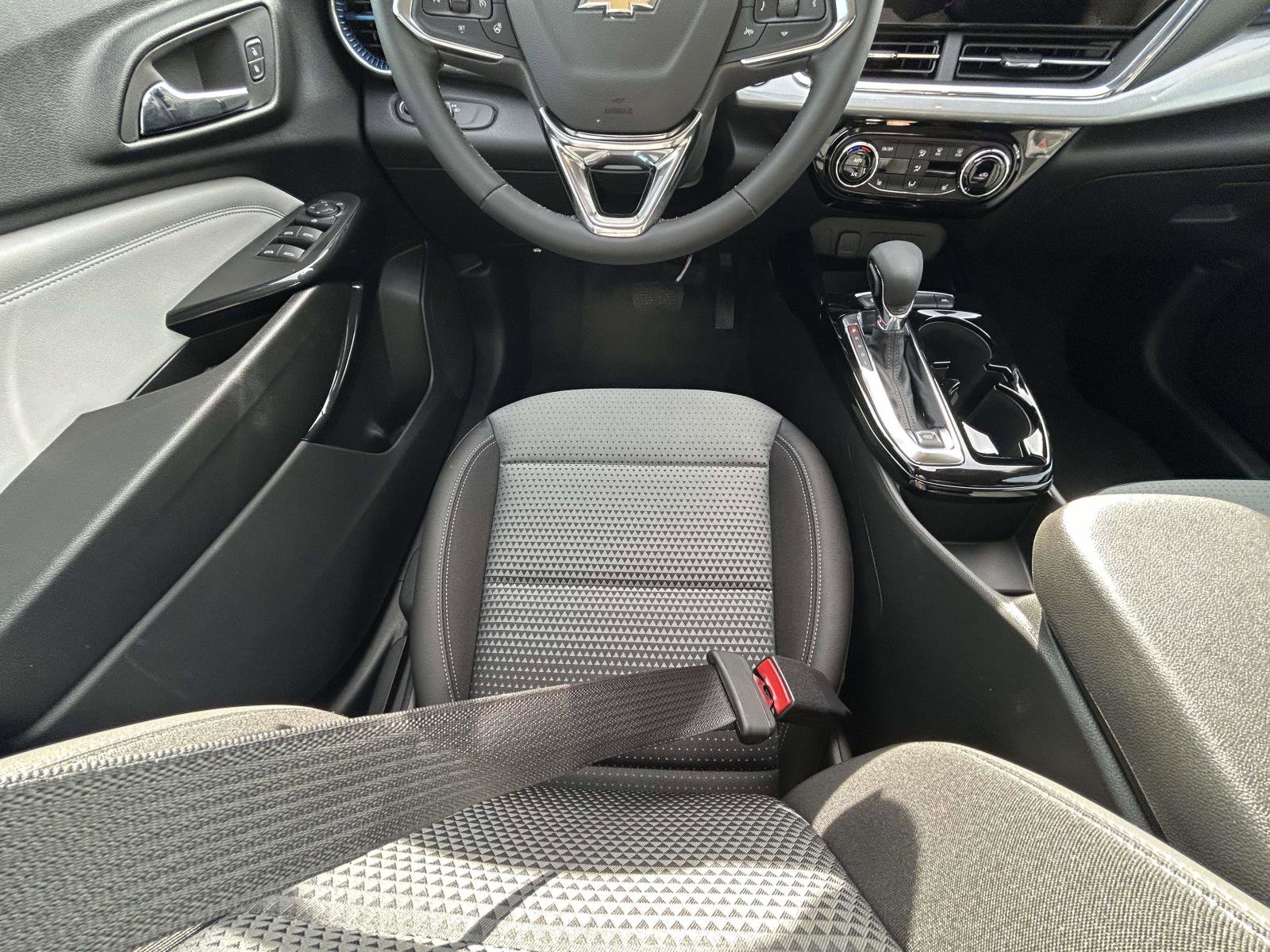 New 2026 Chevrolet Trax LT w/ Driver Confidence Package image 13