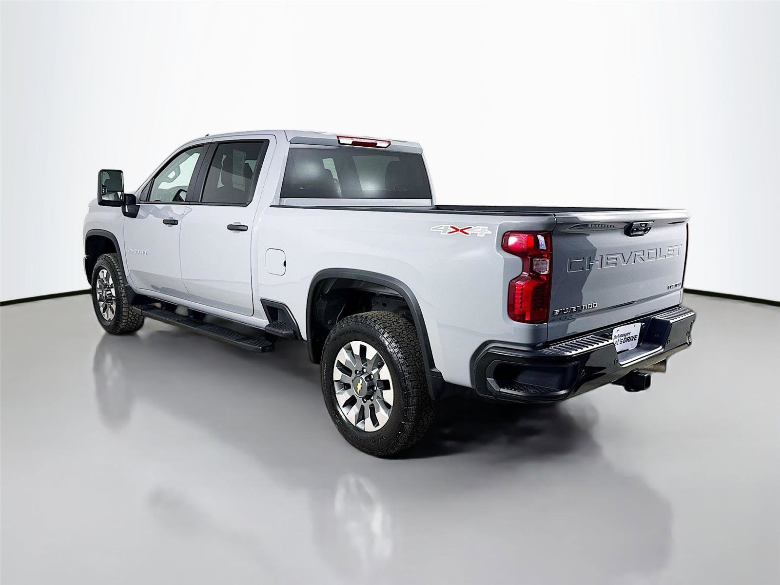 Used 2025 Chevrolet Silverado 2500 Custom w/ Custom Value Package AWD/4WD image 7