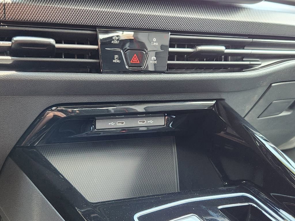 New 2025 Volkswagen GTI SE image 13