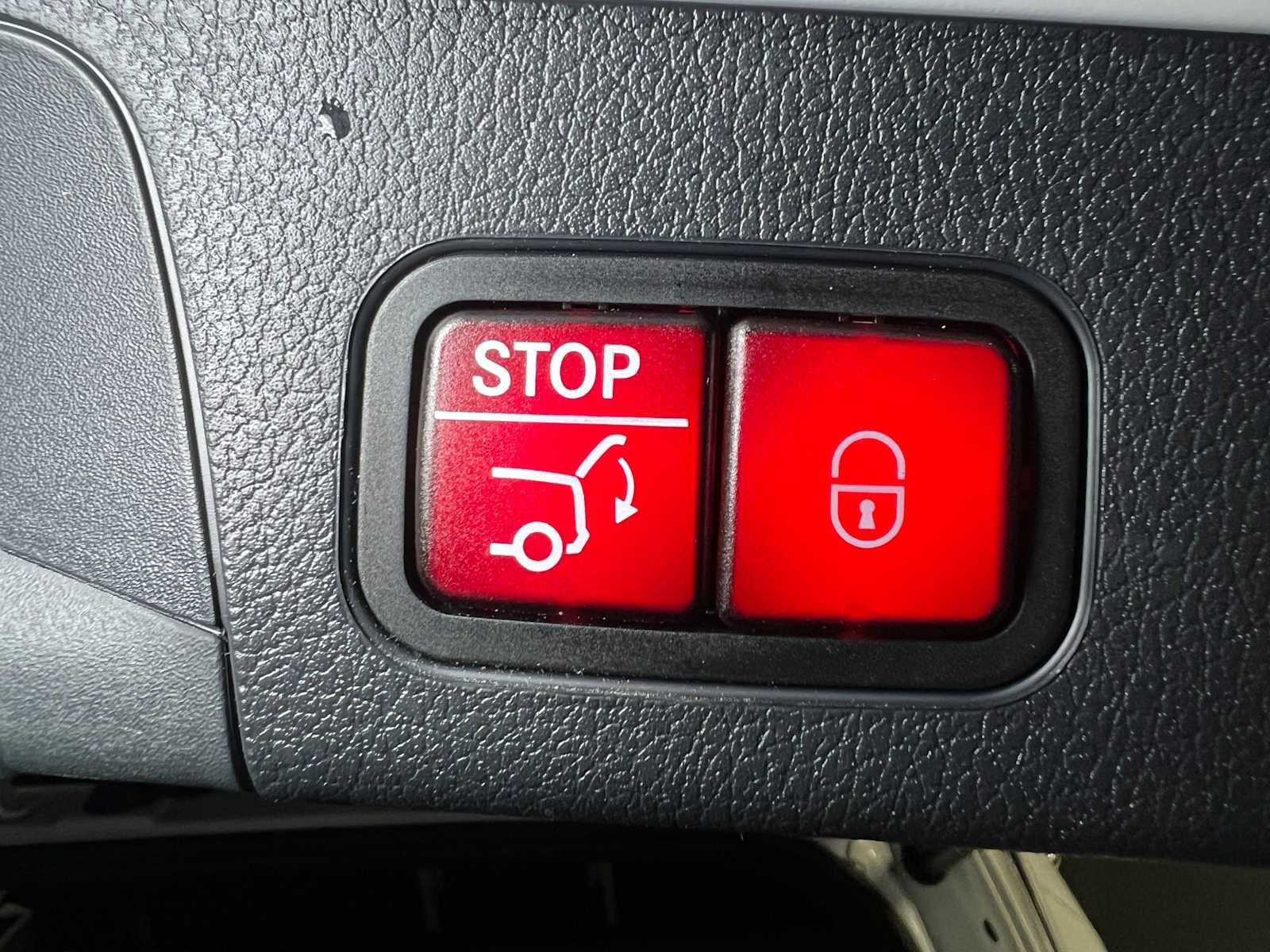 Certified 2025 Mercedes-Benz GLB 250 GLB 250 image 16