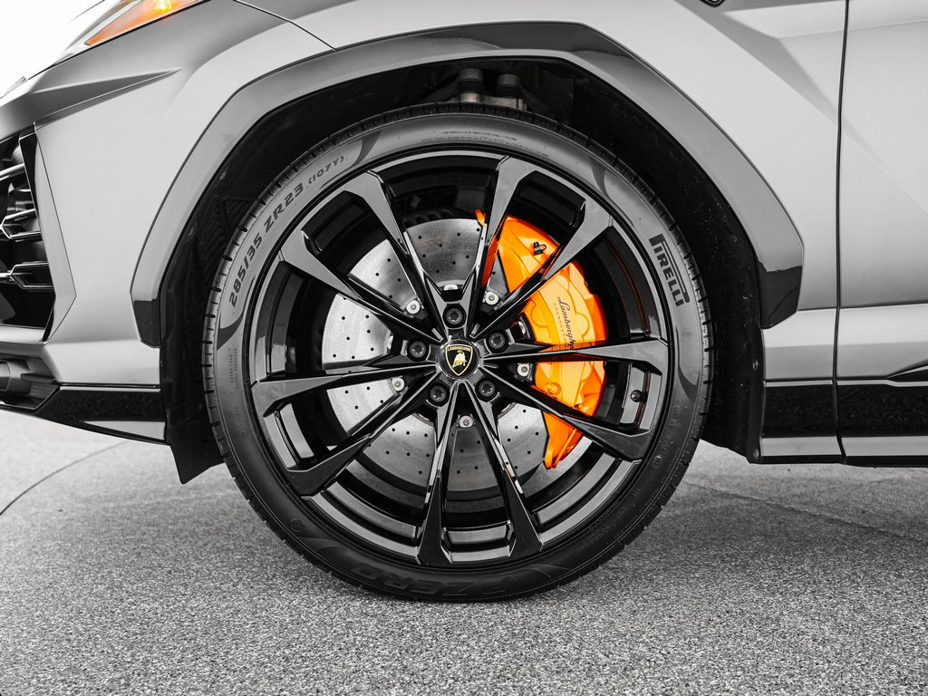 Used 2022 Lamborghini Urus AWD/4WD image 35