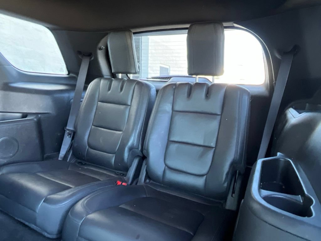 Used 2014 Ford Explorer XLT w/ Equipment Group 202A AWD/4WD image 23