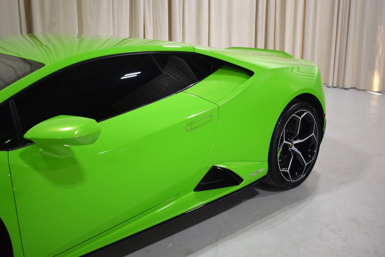 Used 2020 Lamborghini Huracan EVO video 2