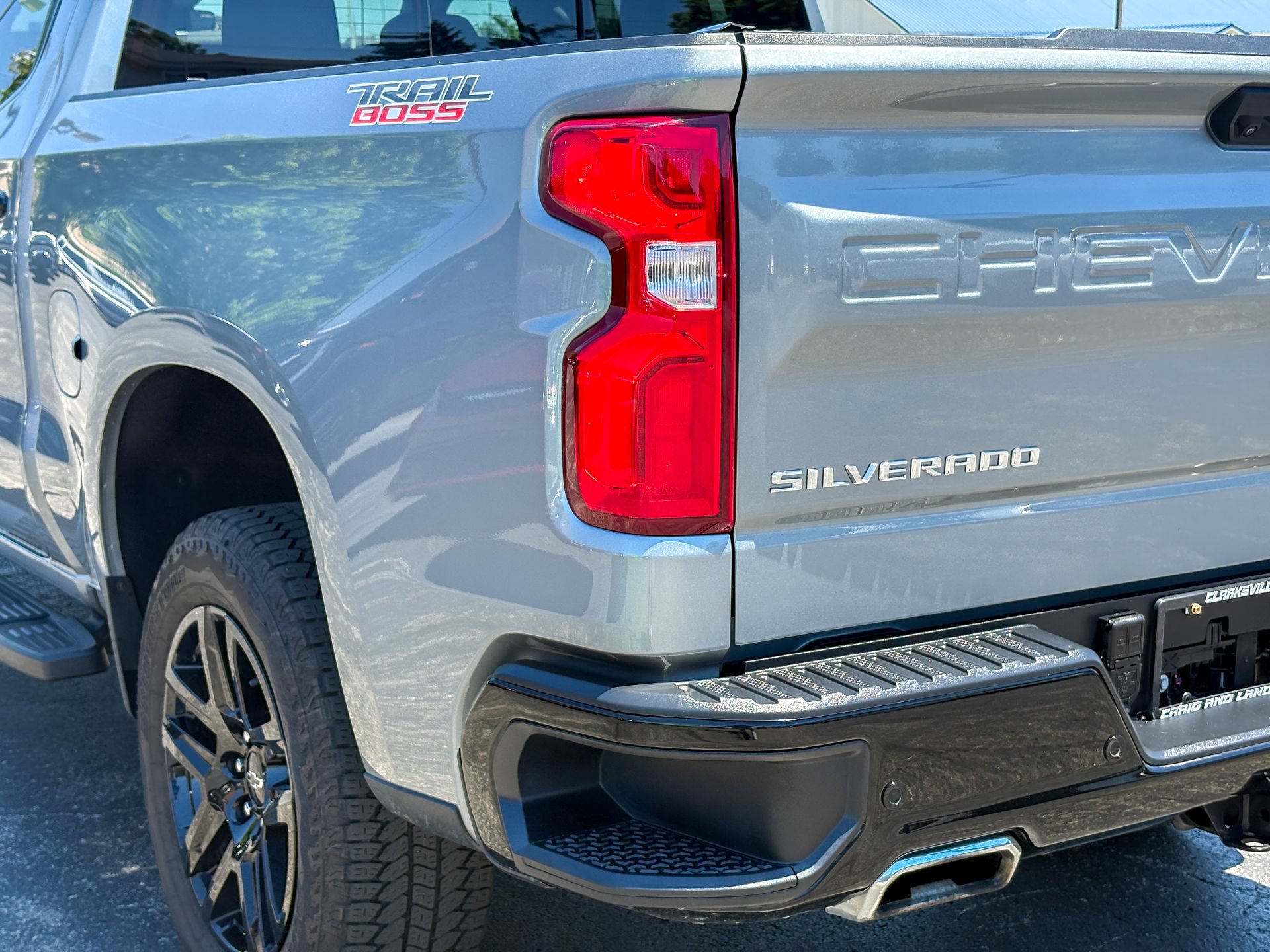 Used 2025 Chevrolet Silverado 1500 LT Trail Boss w/ LT Trail Boss Premium Package AWD/4WD image 14