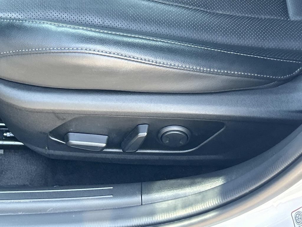 Certified 2023 Hyundai Elantra Limited FWD image 16