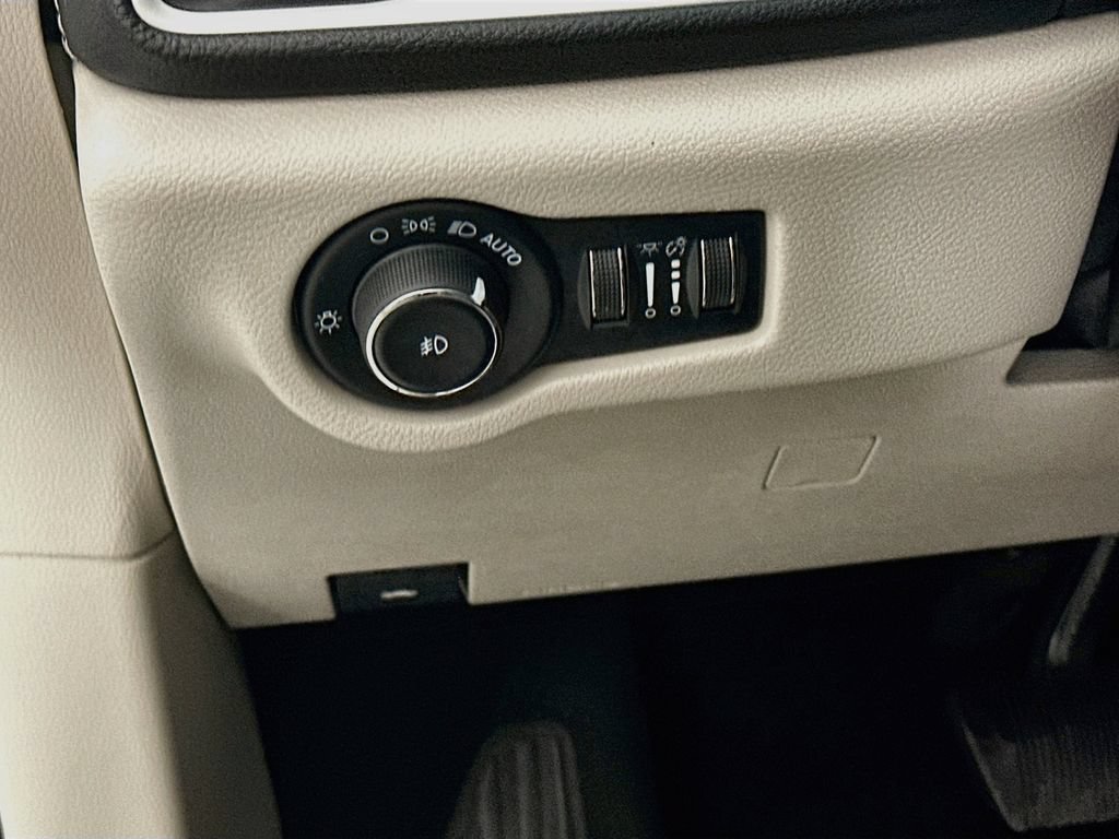 Certified 2022 Chrysler Pacifica Touring-L FWD image 15