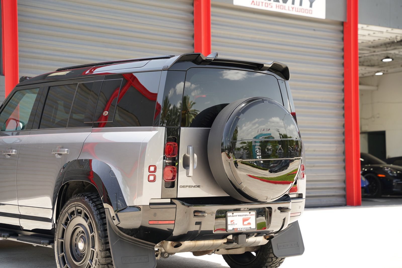 Used 2023 Land Rover Defender 110 X-Dynamic SE AWD/4WD image 16