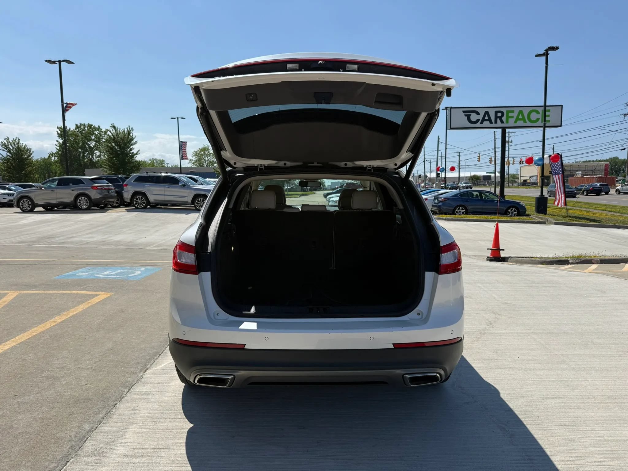 Used 2016 Lincoln MKX Select w/ Select Plus Package AWD/4WD image 12