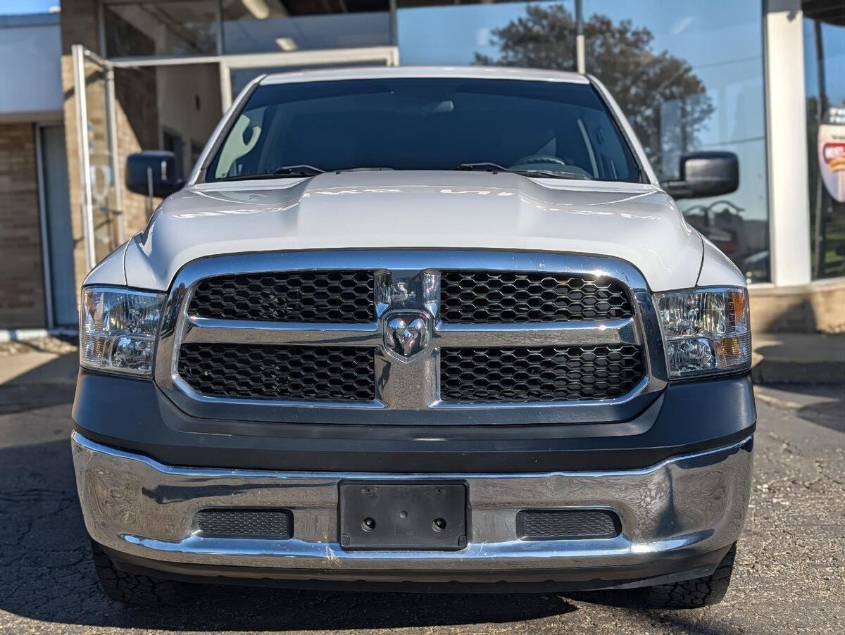Used 2017 RAM 1500 Tradesman w/ Chrome Appearance Group RWD image 3