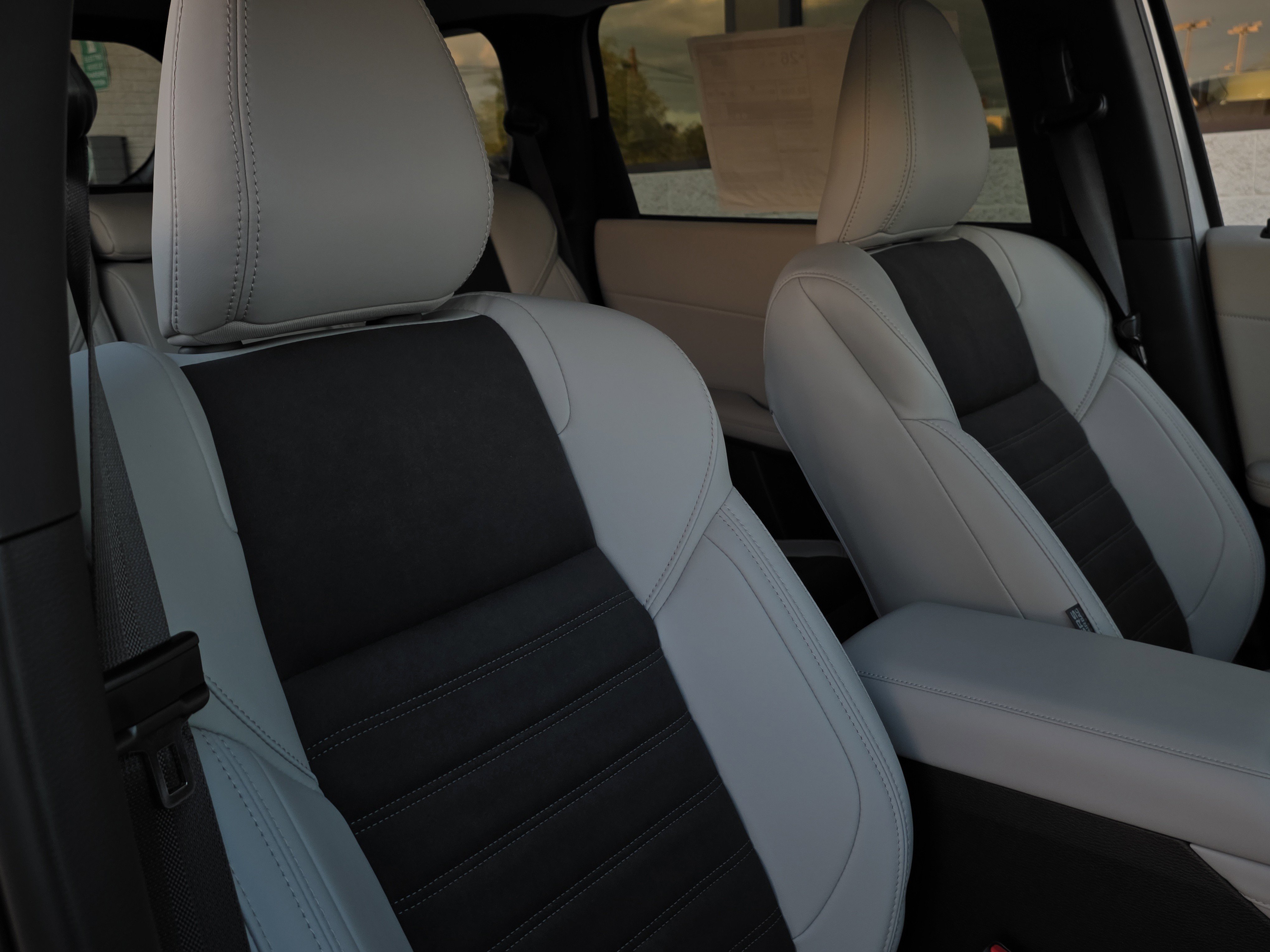 New 2025 Mitsubishi Outlander SE image 25