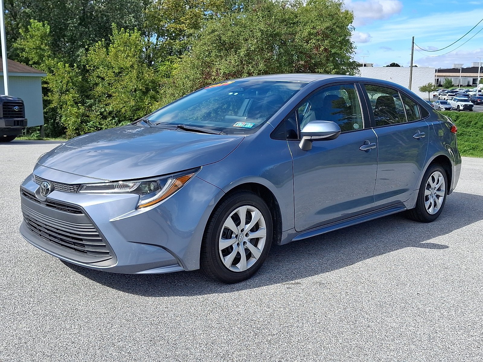 Used 2025 Toyota Corolla LE FWD image 3