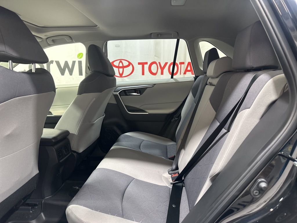 Used 2025 Toyota RAV4 XLE image 17