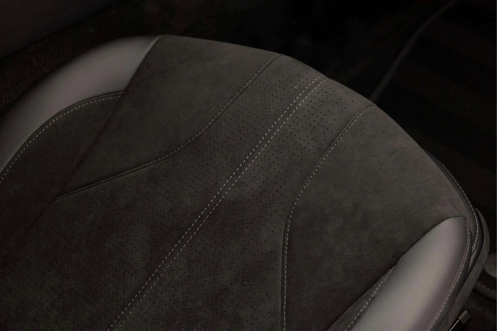 New 2026 Aston Martin V8 Vantage Coupe image 32