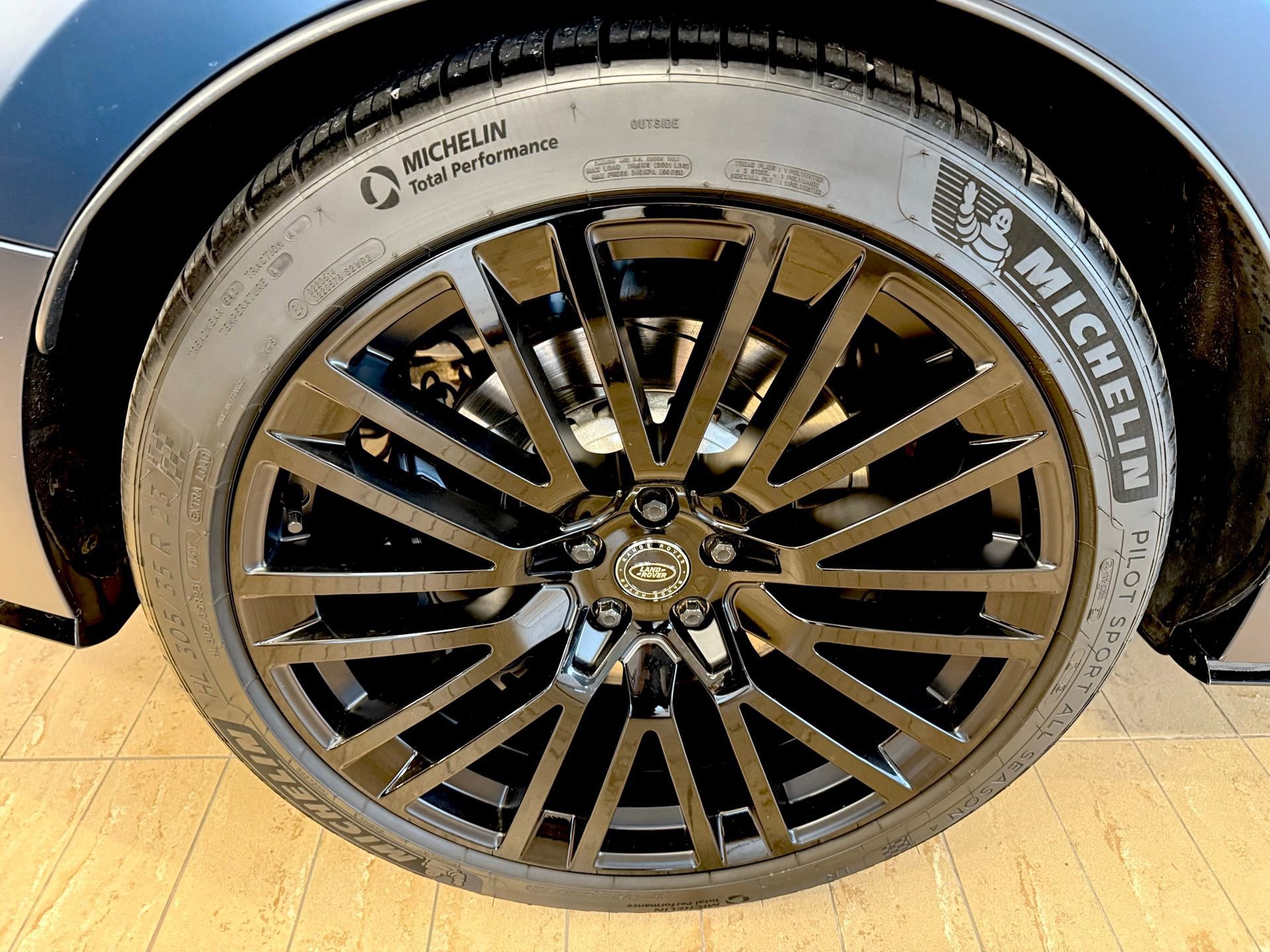 Used 2025 Land Rover Range Rover Sport SV Edition Two image 42