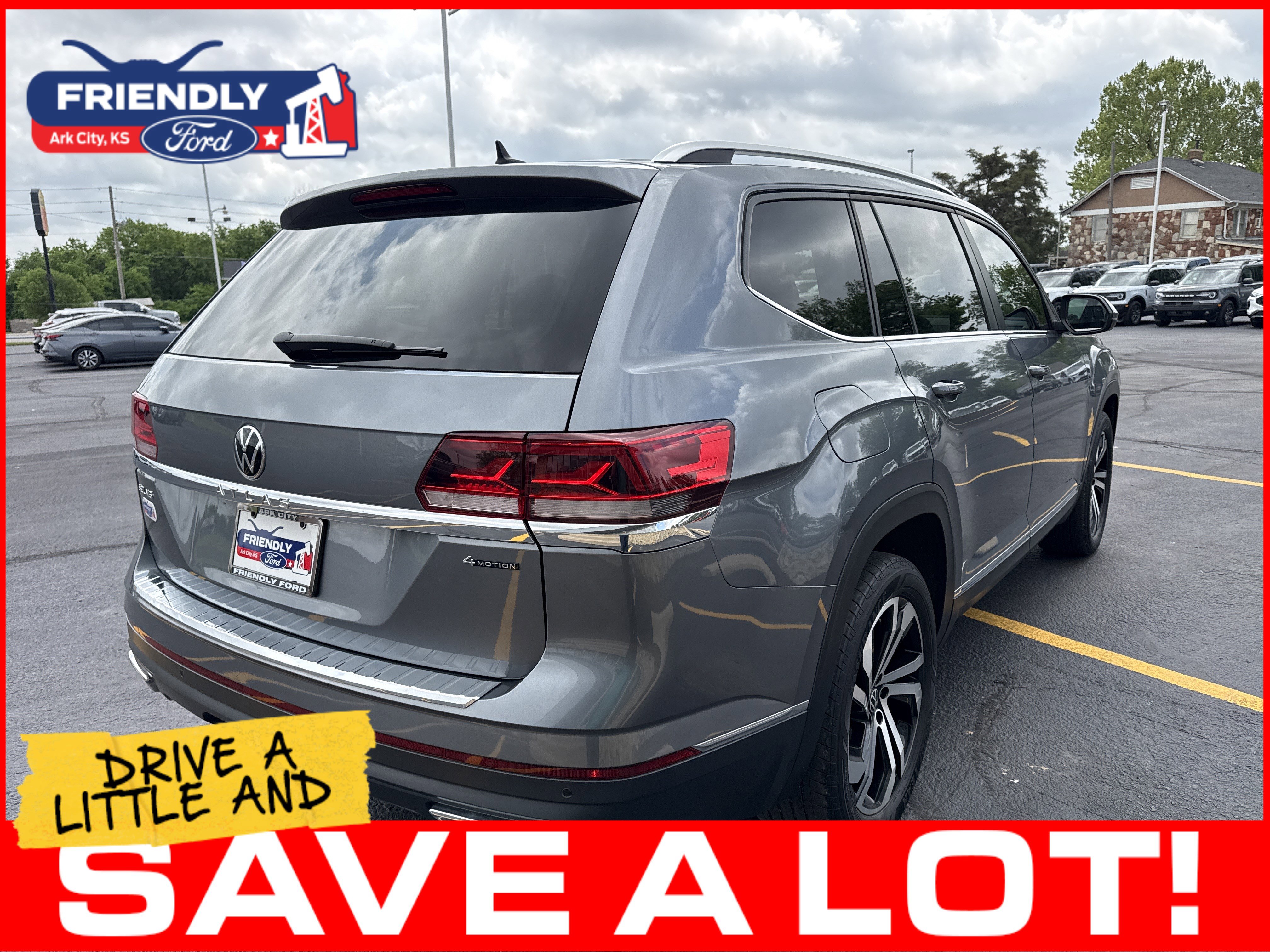 Used 2023 Volkswagen Atlas SEL AWD/4WD image 8