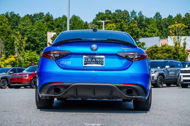 Used 2024 Alfa Romeo Giulia Veloce RWD image 12