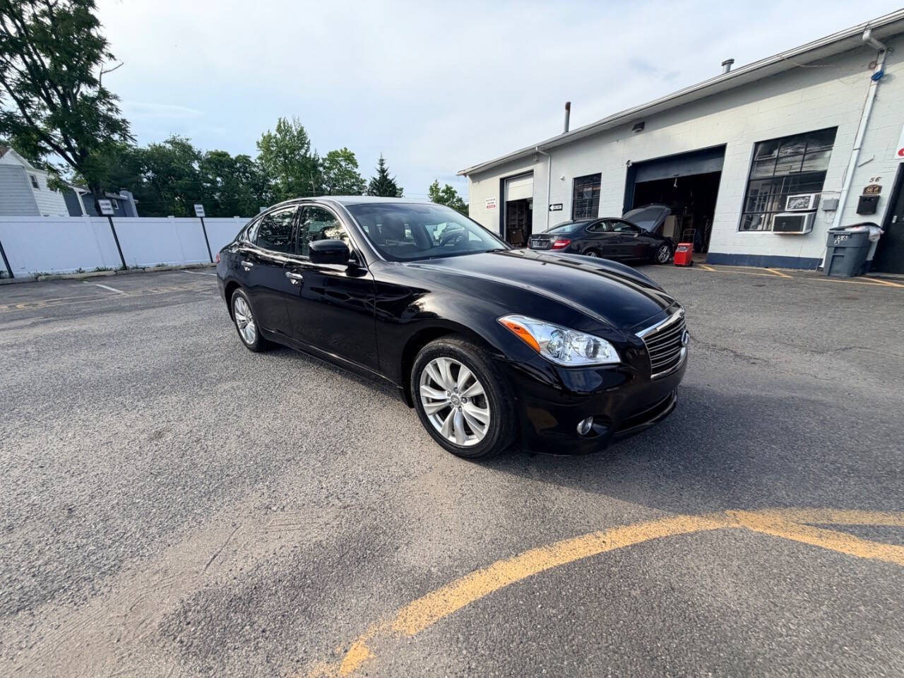 Used 2011 INFINITI M37 x w/ Premium Pkg AWD/4WD image 8