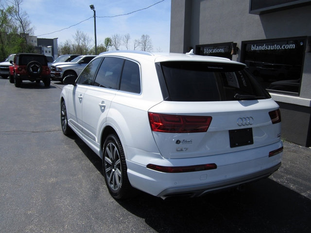 Used 2017 Audi Q7 3.0T Prestige image 3