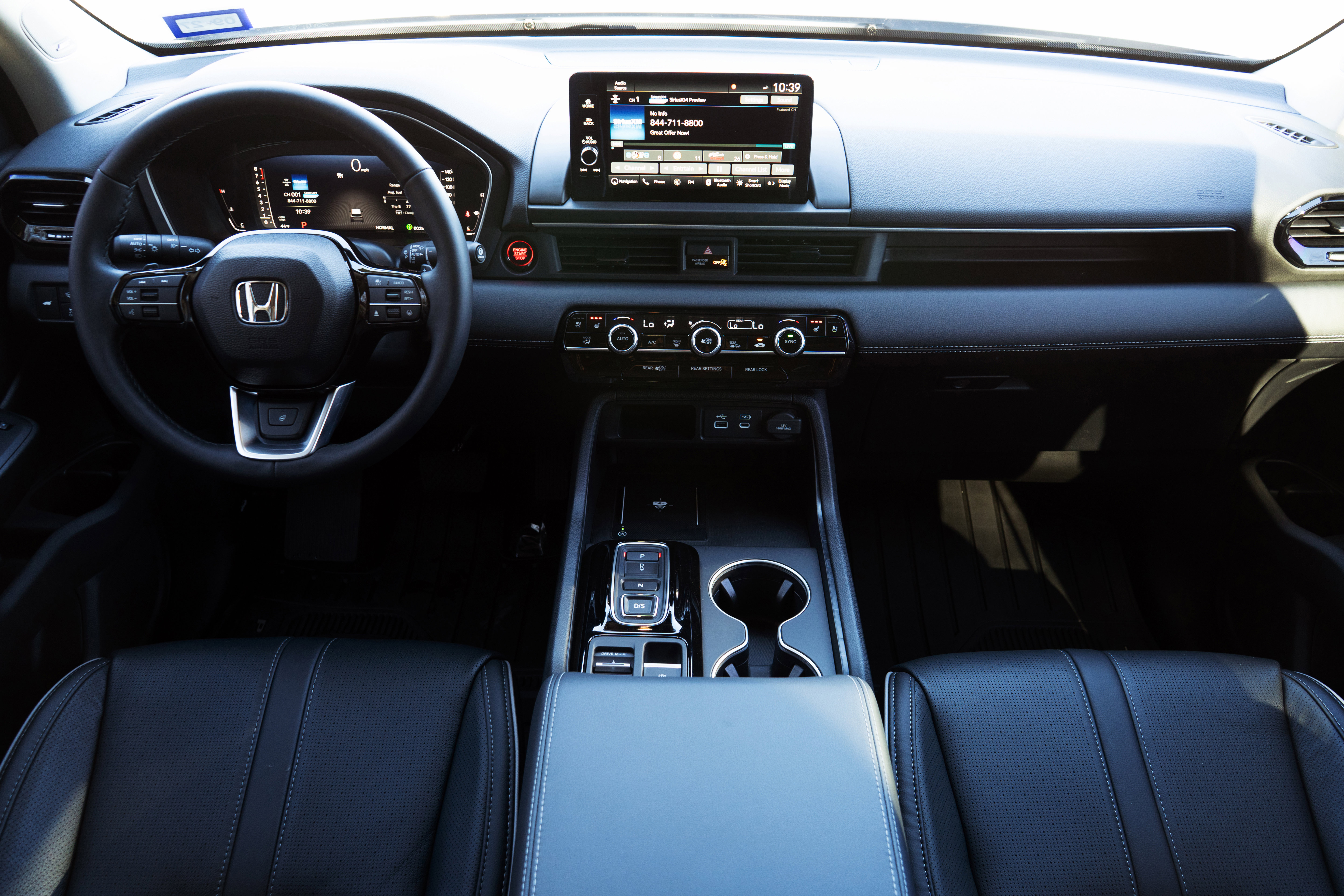 Used 2025 Honda Pilot Elite image 27