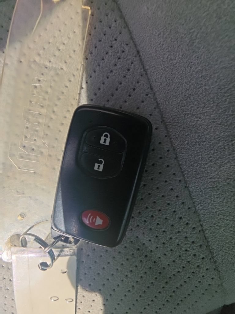 Used 2015 Toyota Prius Three FWD image 34